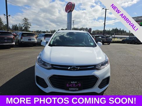 Used 2022 Chevrolet Trax LT w/ Sport Edition image 9