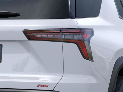 New 2027 Chevrolet Equinox RS w/ LPO, Floor Liner Package FWD image 11