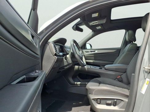Certified 2024 Volkswagen Atlas Cross Sport SE AWD/4WD image 16