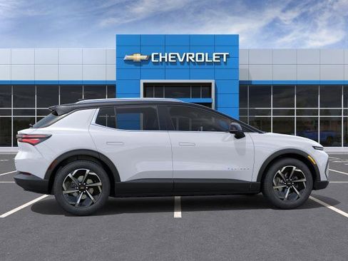 New 2026 Chevrolet Equinox EV LT w/ LPO, All-Weather Mat Package AWD/4WD image 29