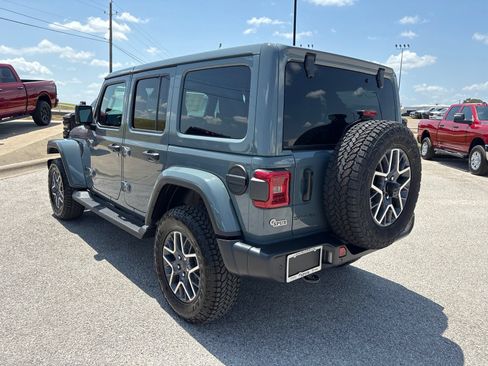 New 2026 Jeep Wrangler Unlimited Sahara AWD/4WD image 4