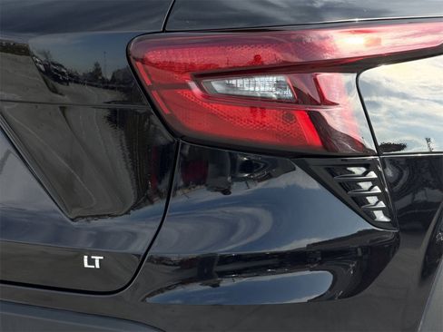 Certified 2025 Chevrolet Trax LT w/ LT Convenience Package image 7