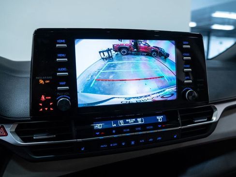 Certified 2021 Toyota Sienna XLE image 24