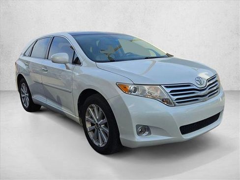 Used 2010 Toyota Venza image 3