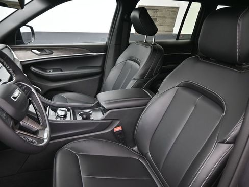 New 2026 Jeep Grand Cherokee Limited RWD image 33