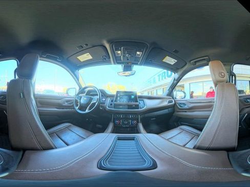 Used 2022 Chevrolet Suburban High Country image 35