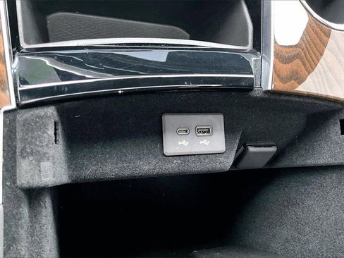 Certified 2025 Cadillac Escalade Sport Platinum w/ LPO, Floor Liner Package image 16