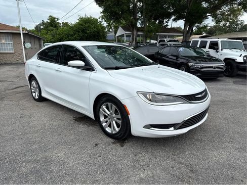Used 2015 Chrysler 200 Limited w/ Convenience Group FWD image 3