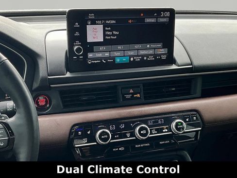 Used 2025 Honda Pilot Elite image 9