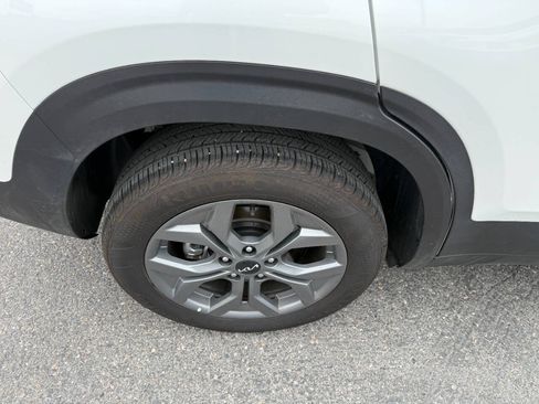 Used 2026 Kia Seltos LX AWD/4WD image 12