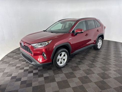 Used 2021 Toyota RAV4 XLE w/ XLE Grade Weather Package AWD/4WD image 3
