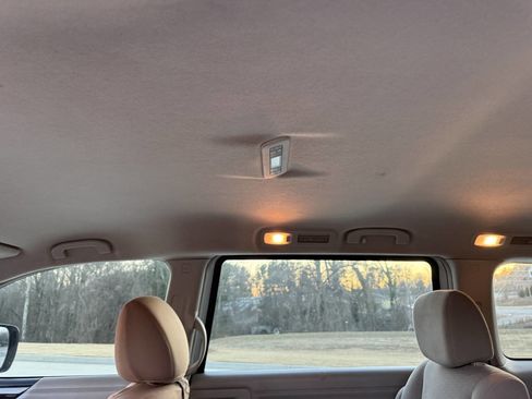 Used 2015 Nissan Quest S image 14