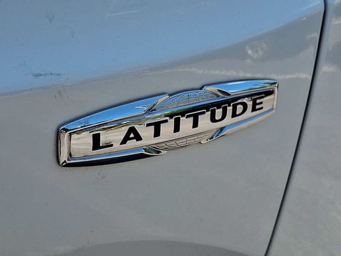 Used 2021 Jeep Renegade Latitude w/ Luxury Group I AWD/4WD image 30