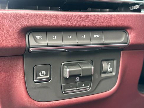 New 2026 Cadillac Escalade ESV Sport w/ LPO, ONYX Package AWD/4WD image 21