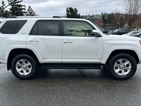 Certified 2024 Toyota 4Runner SR5 Premium w/ Moonroof Package image 4