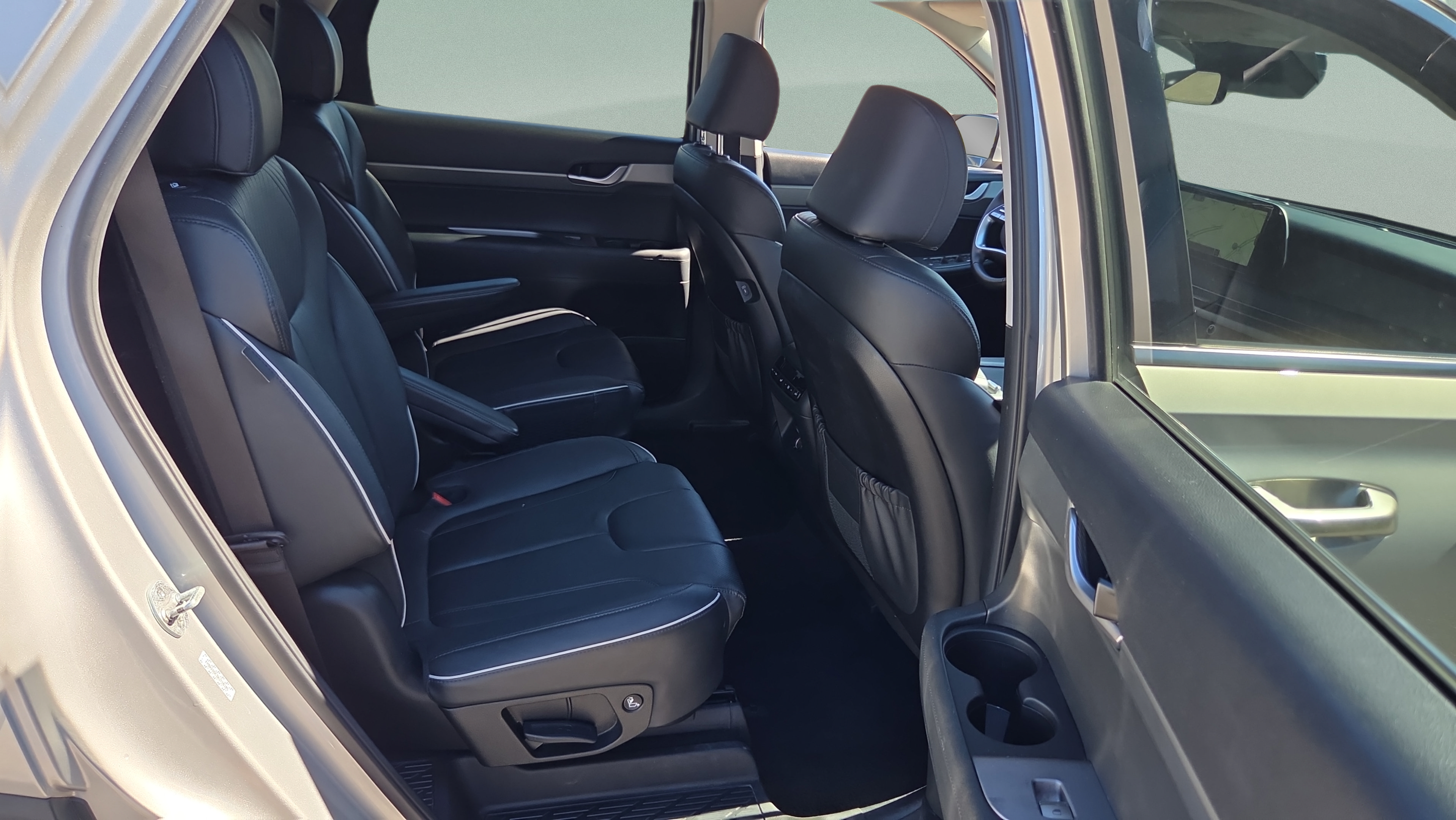 Used 2024 Hyundai Palisade SEL FWD image 14