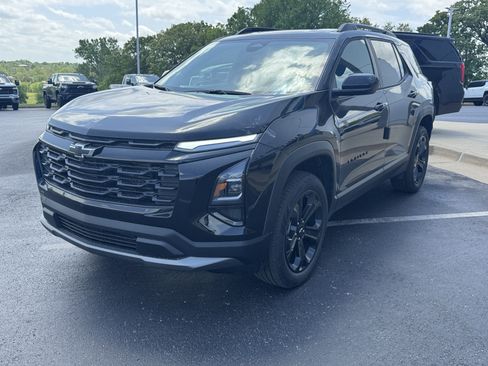 New 2026 Chevrolet Equinox LT image 2