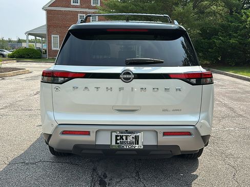 Certified 2024 Nissan Pathfinder SL w/ Cargo Package image 6