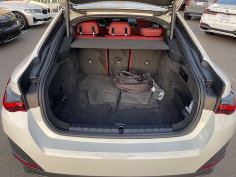 Used 2023 BMW i4 eDrive40 w/ M Sport Package image 28