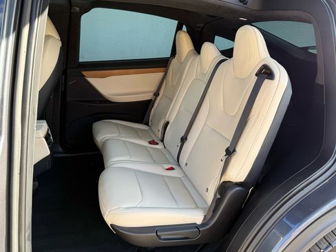 Used 2020 Tesla Model X Long Range image 5