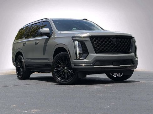 Used 2026 Cadillac Escalade Platinum Sport w/ LPO, Floor Liner Package AWD/4WD image 2