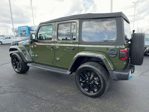 Used 2023 Jeep Wrangler Unlimited Sahara w/ Cold Weather Group AWD/4WD image 6