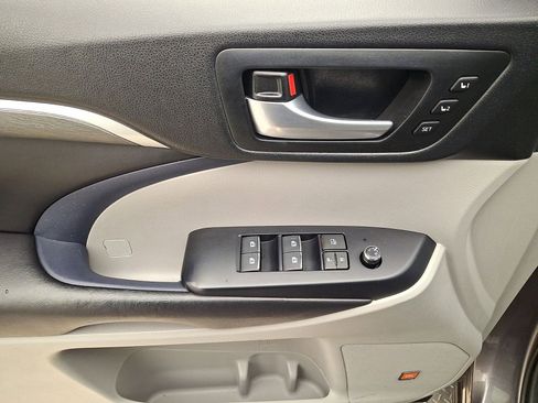 Certified 2018 Toyota Highlander Limited image 10