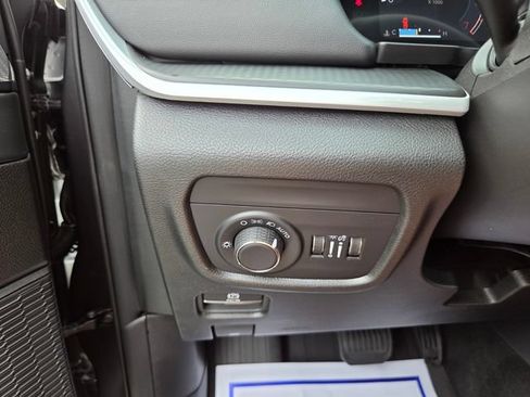 Used 2024 Jeep Grand Cherokee L Laredo w/ Luxury Tech Group I RWD image 30
