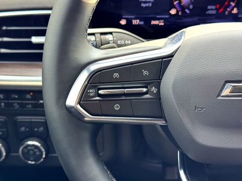 Used 2025 Chevrolet Tahoe Z71 w/ Comfort Package image 27