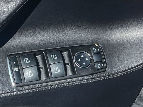 Used 2013 Tesla Model S image 17