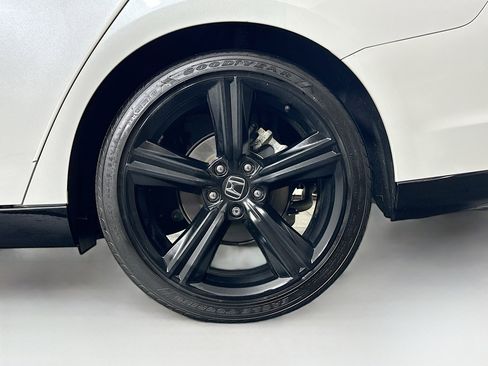 Used 2024 Honda Accord Sport image 11