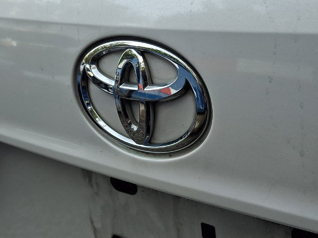 Used 2021 Toyota Highlander XLE AWD/4WD image 10