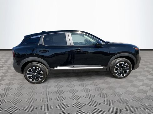 Used 2025 Nissan Kicks SV AWD/4WD image 8