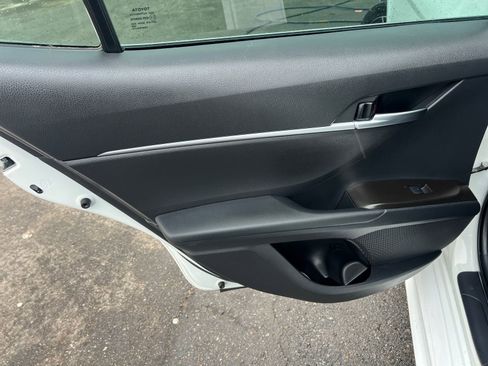 Used 2021 Toyota Camry SE w/ Cold Weather Package image 27