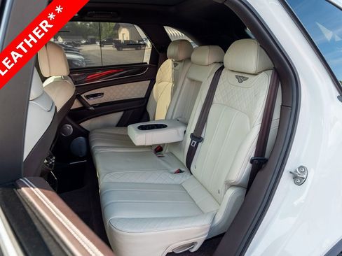 Used 2018 Bentley Bentayga Activity image 7