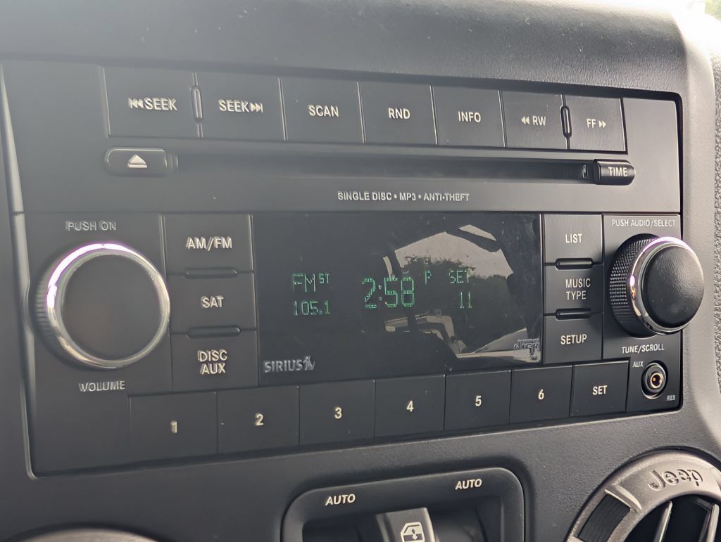 Used 2012 Jeep Wrangler Unlimited Sport AWD/4WD image 15