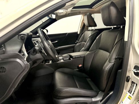 Used 2021 Lexus ES 300h w/ Accessory Package 2 FWD image 15