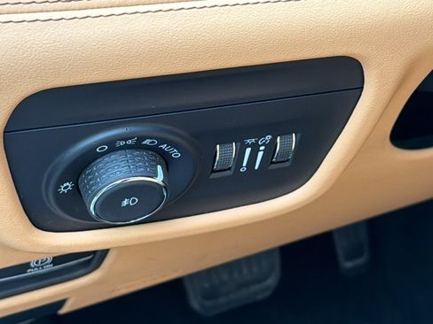 Certified 2025 Jeep Grand Cherokee L Summit AWD/4WD image 28
