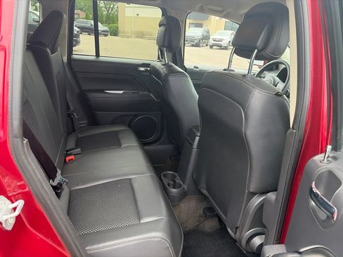 Used 2014 Jeep Compass Latitude FWD image 20