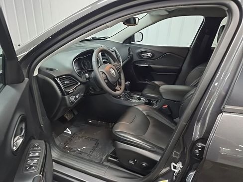 Used 2023 Jeep Cherokee Altitude Lux image 29