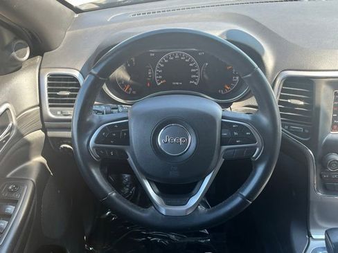 Used 2019 Jeep Grand Cherokee Laredo AWD/4WD image 10