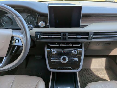 Used 2020 Lincoln Corsair Reserve w/ Appearance Package image 33