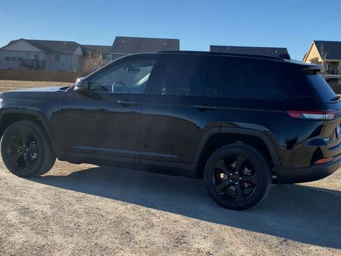 Certified 2023 Jeep Grand Cherokee Limited w/ Luxury Tech Group II image 2