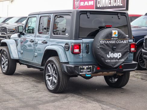 Used 2024 Jeep Wrangler Unlimited AWD/4WD image 6