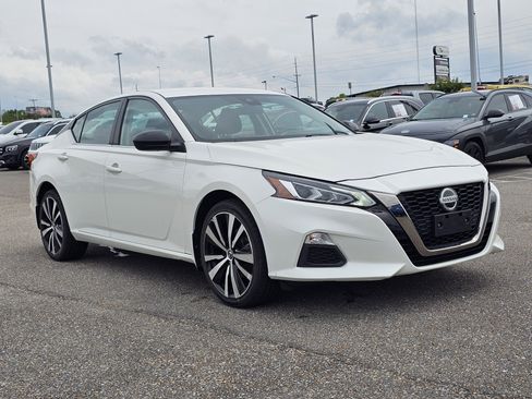 Used 2021 Nissan Altima 2.5 SR AWD/4WD image 5