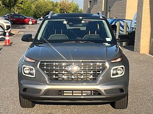 New 2025 Hyundai Venue Limited image 2