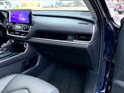 Used 2025 Toyota Grand Highlander FWD image 17