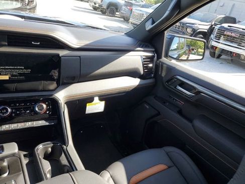 New 2026 GMC Sierra 1500 AT4 w/ AT4 Premium Package AWD/4WD image 16