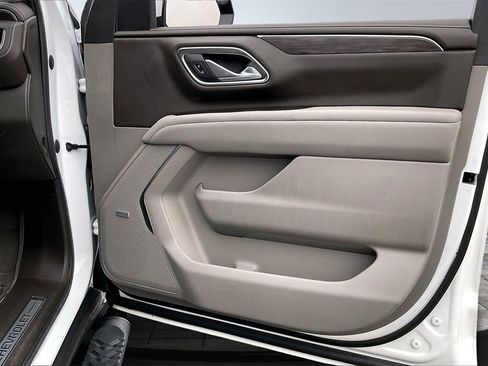 Used 2023 Chevrolet Tahoe Z71 w/ Luxury Package image 24