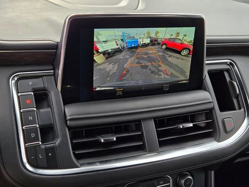 Used 2024 Chevrolet Suburban LT image 19